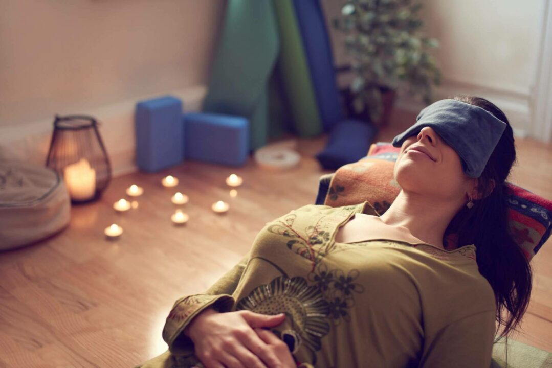 ¿Cuáles son los beneficios del yoga terapéutico?, con Shakandi