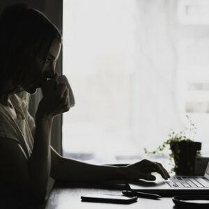 Cuatro razones para estudiar TCAE en el instituto de FP MEDAC