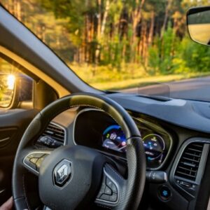 Cómo elegir el vehículo seminuevo perfecto para ti, con las mejores características de seguridad