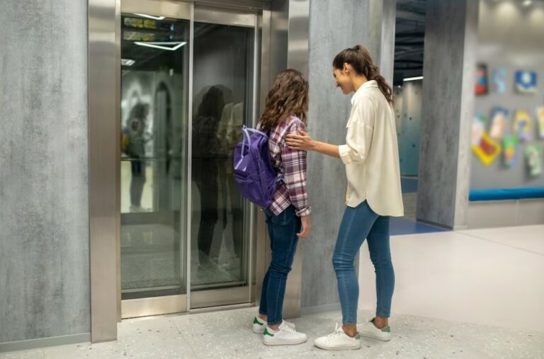 Todo lo relacionado con ascensores hay que dejarlo en manos de expertos