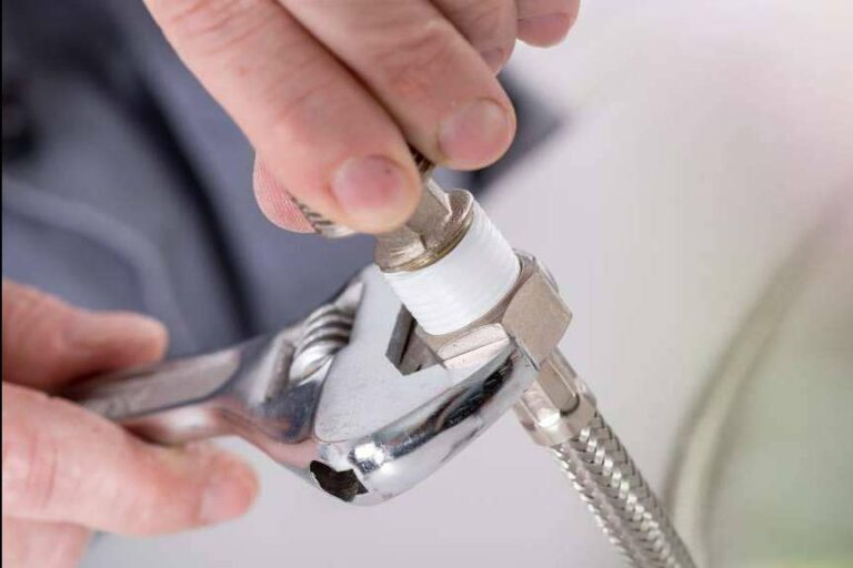 Servicios de instalación de fontanería en Almería, proporcionados por Fontaneros Almería