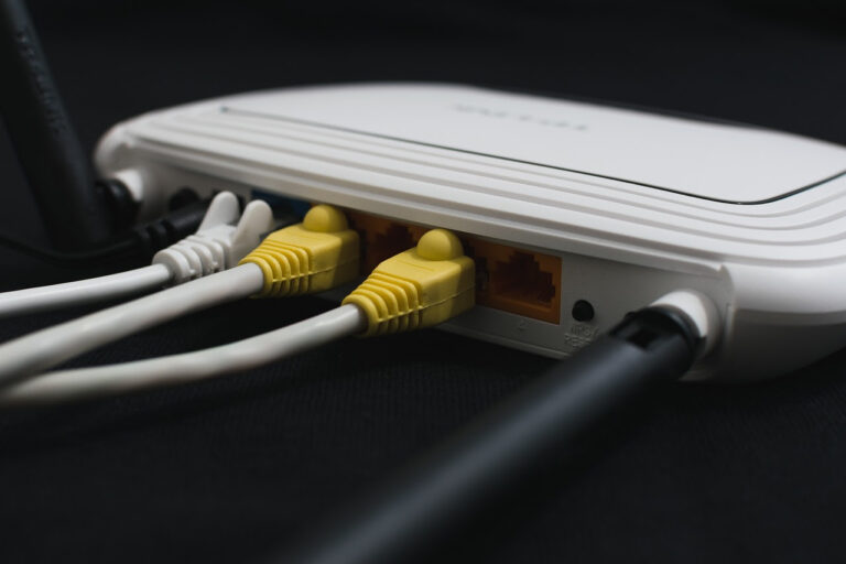 Las compañías telefónicas reviven la batalla por la supremacía en el mercado de la banda ancha