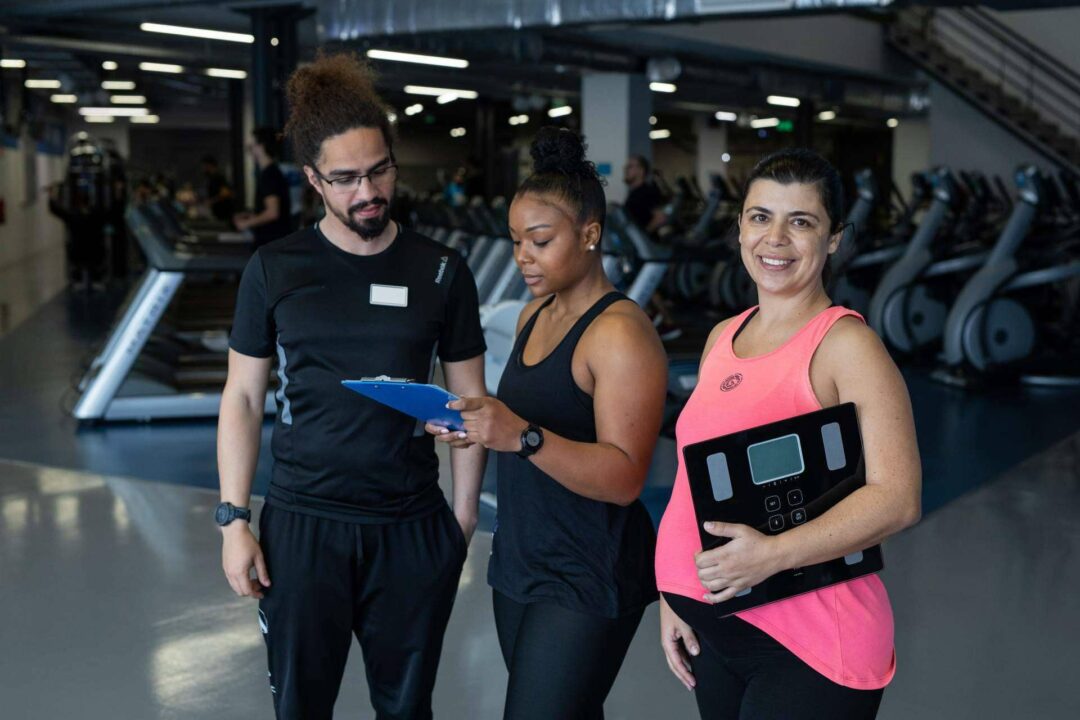 ¿Dónde encontrar un gimnasio con entrenador personal? VivaGym