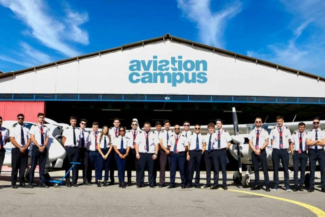 Formación para trabajar en el mundo de la aviación, de la mano de Aviation Campus