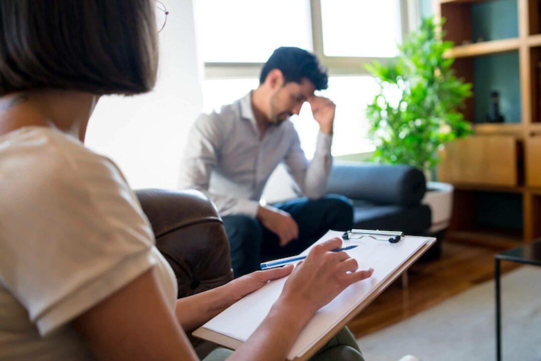 ¿Cuáles son las principales diferencias entre un psiquiatra y un psicólogo? Según Contigo Psicología