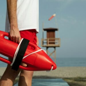 ¿Qué se necesita para ser socorrista de piscina?