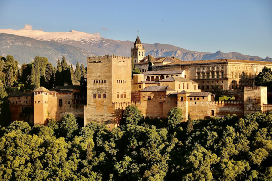 Las 5 ventajas de elegir un hotel cerca de La Alhambra en Granada