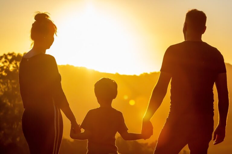 Estas son las ventajas que tiene hacer el Camino de Santiago en familia