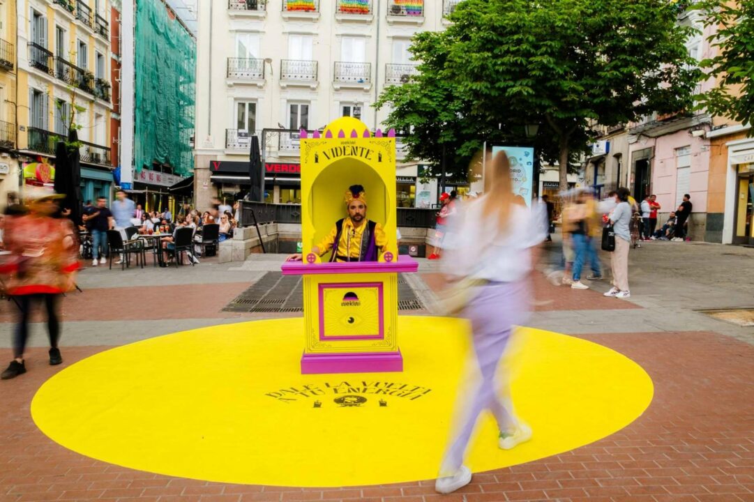 La comercializadora de energía Wekiwi anima a los madrileños a renovar todas sus energías a través de una original acción de street marketing en el centro de la capital