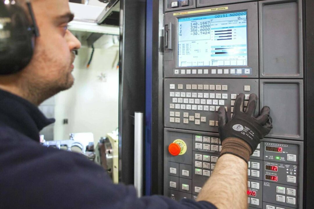 Las principales características del servicio de mecanizado CNC de Inter 2000
