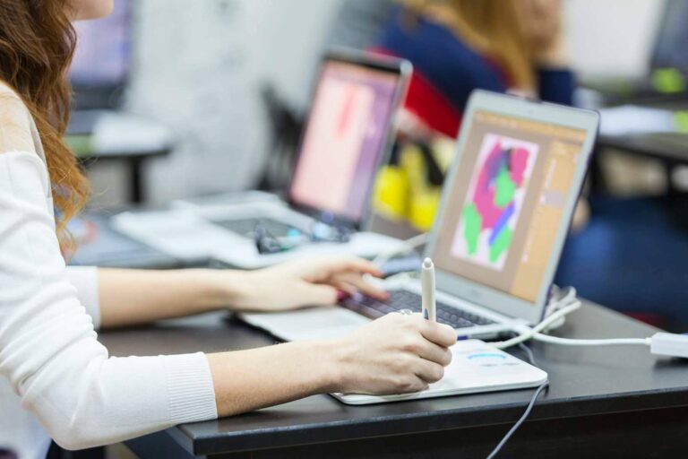5 de las carreras artísticas ideales y sus salidas laborales