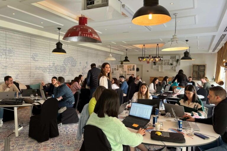 El 90% del liderazgo en AllZone es femenino