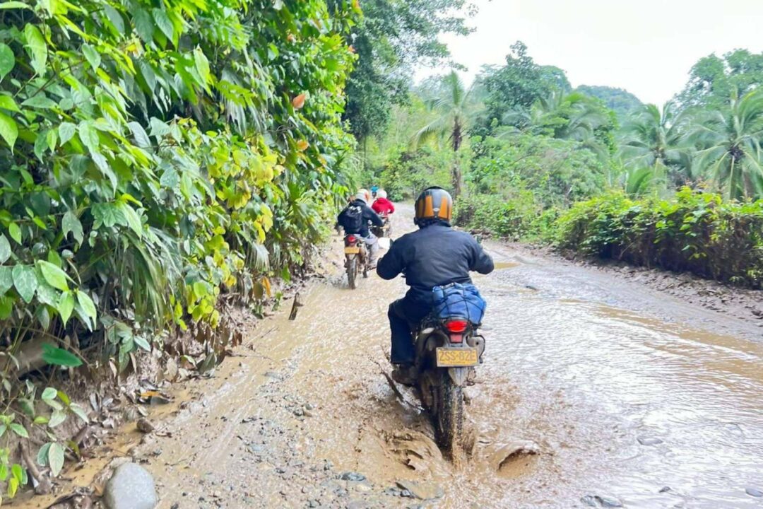 ¿Cómo conocer Colombia en moto y visitar las playas y pueblos más impresionantes?