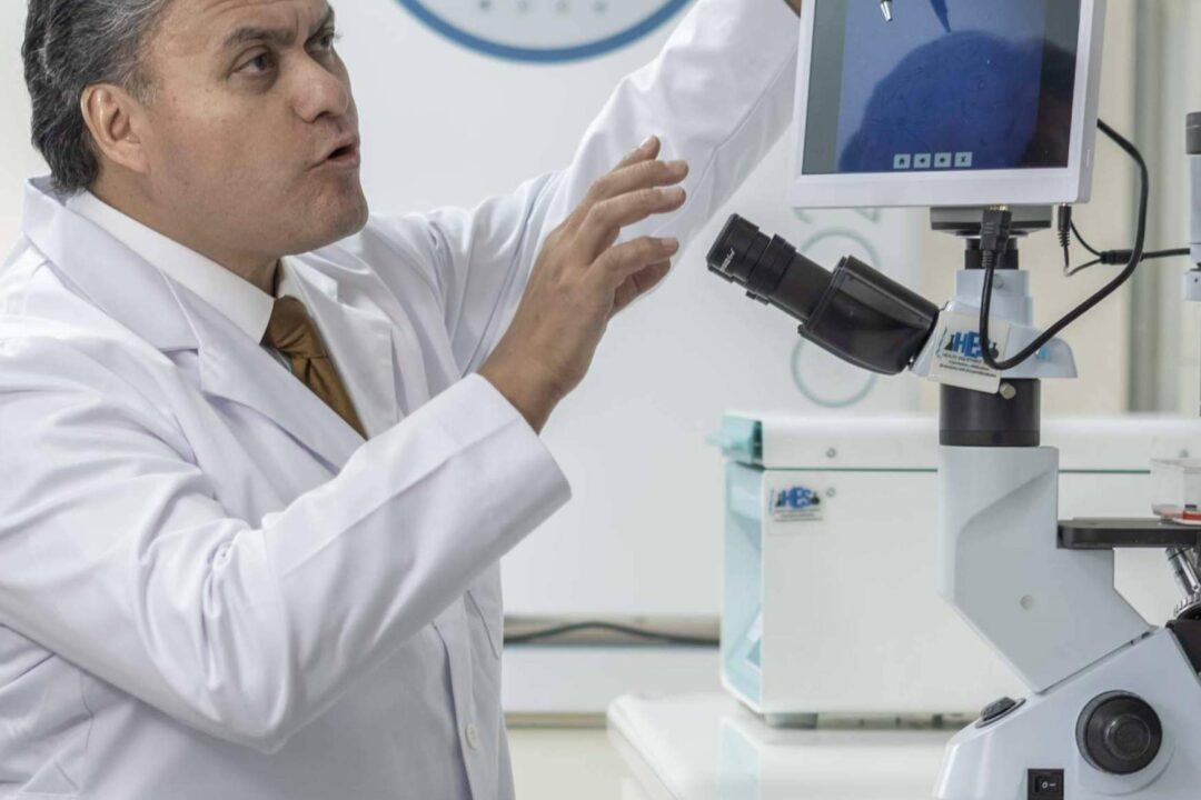 Tres de las principales razones del fracaso en el tratamiento contra el cáncer, explicadas por el Dr. Ramón Gutiérrez