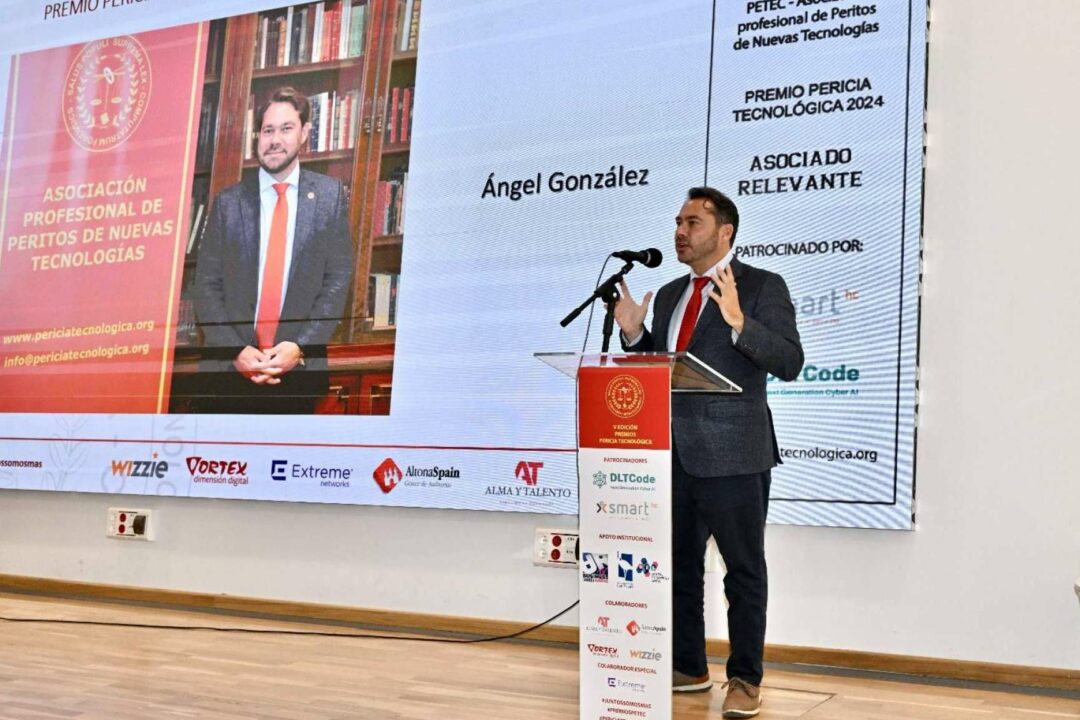 Ángel González, CEO de GlobátiKa, recibe el galardón de Asociado Relevante en los Premios PETEC 2024