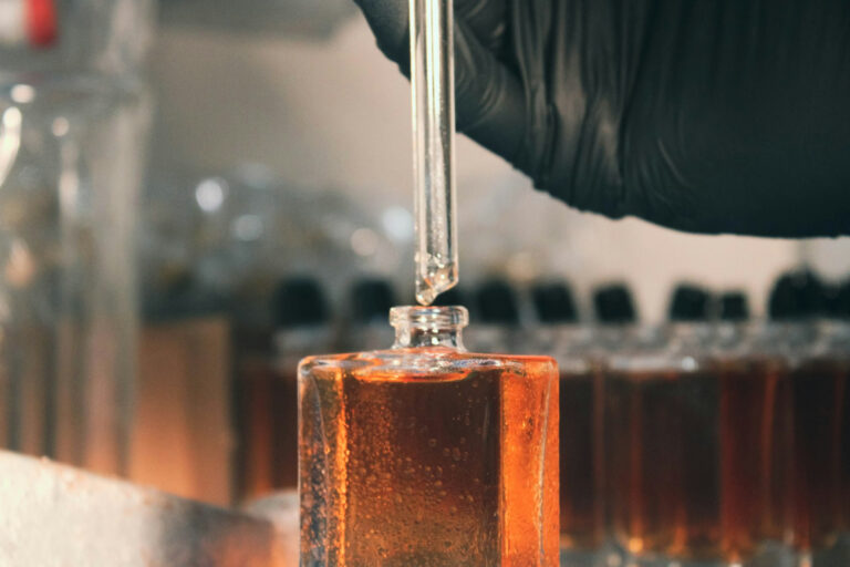 Aromas que venden: la importancia del perfume en las campañas navideñas