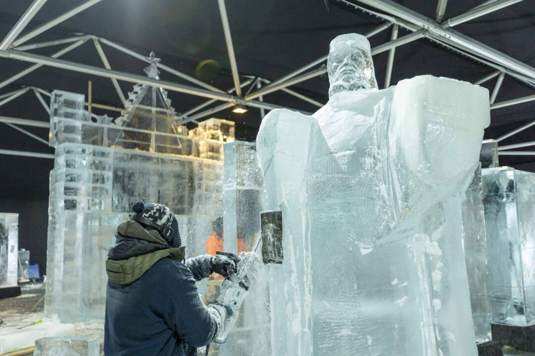 El frío llega a Sevilla en forma de 250 toneladas de hielo y 150 de nieve