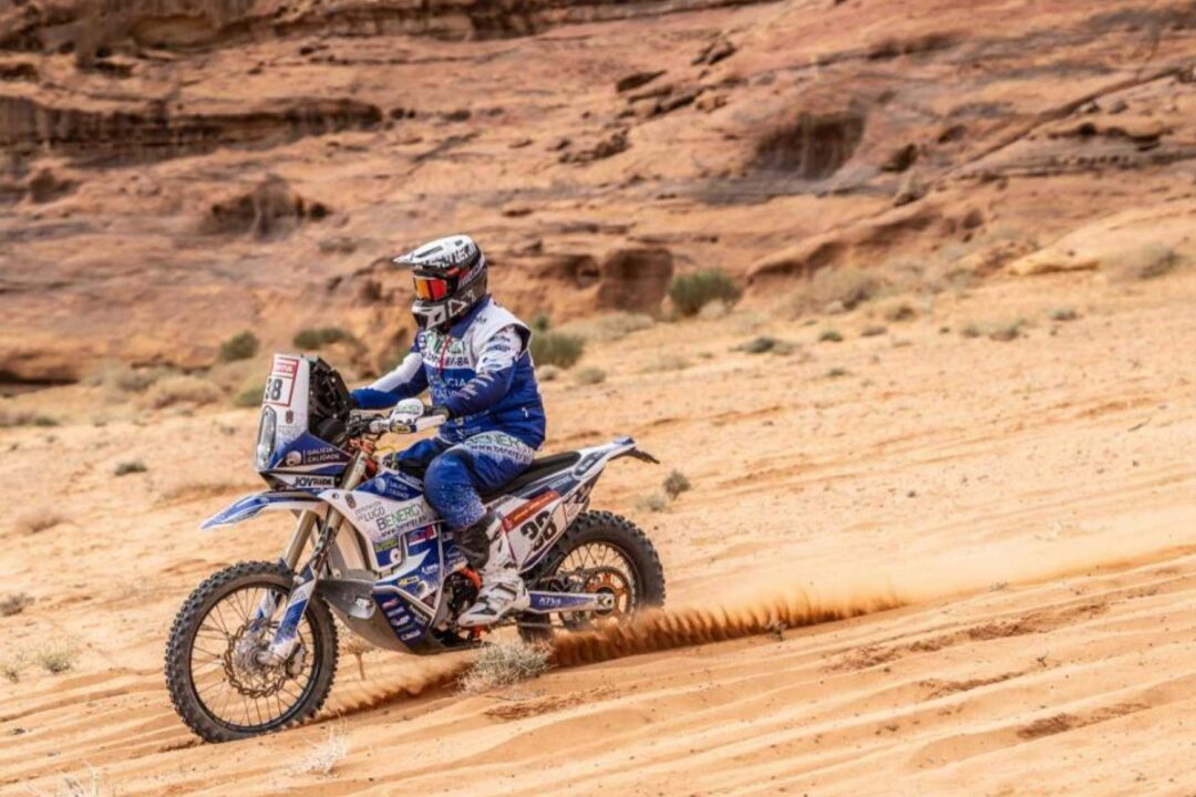 ADHESIVOSEMBARRADOS, líder en adhesivos de moto personalizados para pilotos del DAKAR