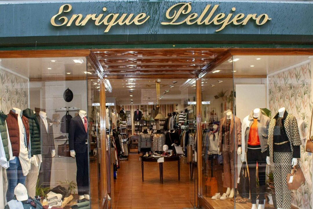 Enrique Pellejero celebra su 50 aniversario con las mejores marcas de moda y su sello propio