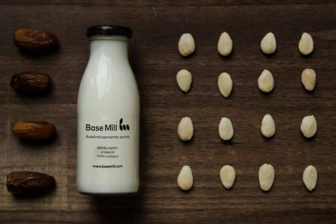 Base Mill; Los 10 beneficios de la leche de almendras que transformarán la salud