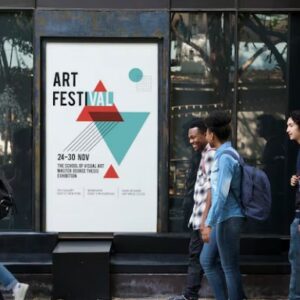El buzoneo y la pegada de carteles como estrategias clave en el marketing