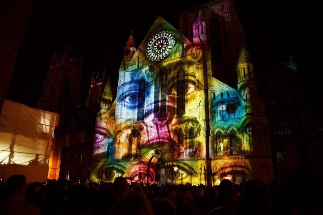 Qué es y cómo se realiza Video Mapping