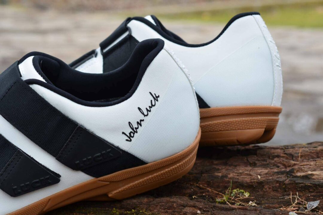 John Luck apuesta por el confort con sus zapatillas de ciclismo de horma respetuosa