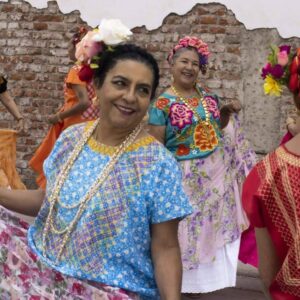 EL VIEJO DE LA DANZA - Bailar no tiene edad