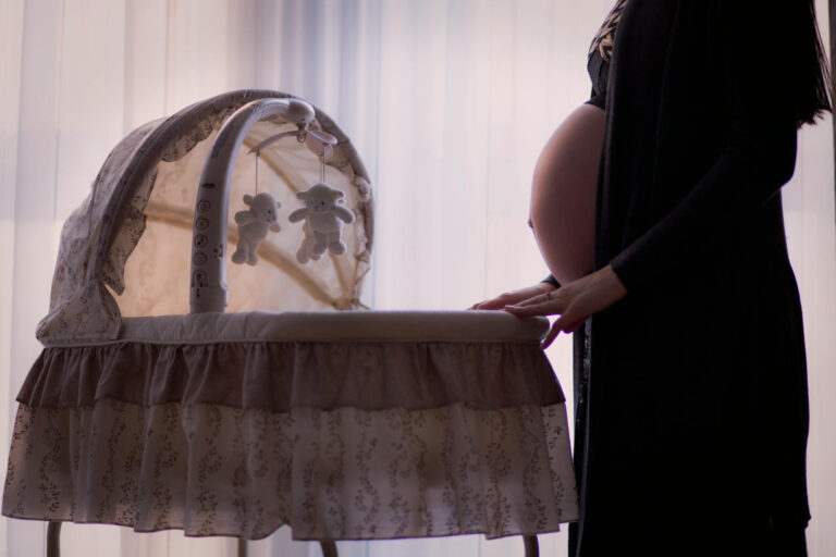 Los llamadores de ángeles: el colgante de moda de las embarazadas que arrasa en España