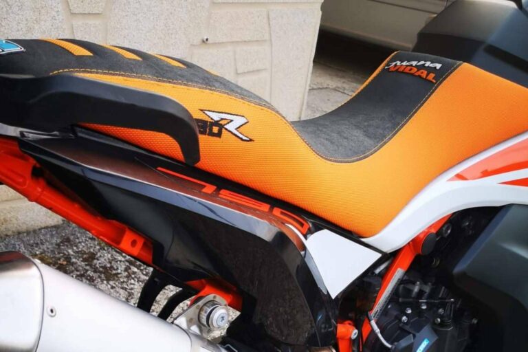 Fundas de asiento de moto a medida, la propuesta artesanal y funcional de JM-FUNDAS