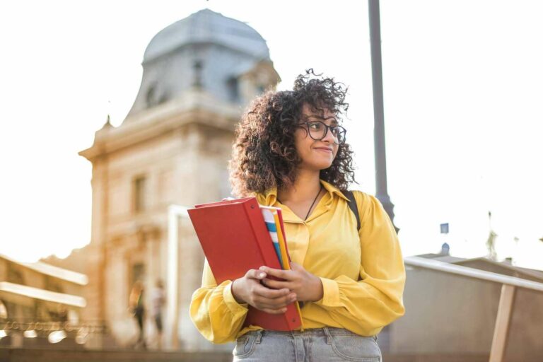 Visa de estudios en España, una vía legal para iniciar un proyecto de vida desde la formación