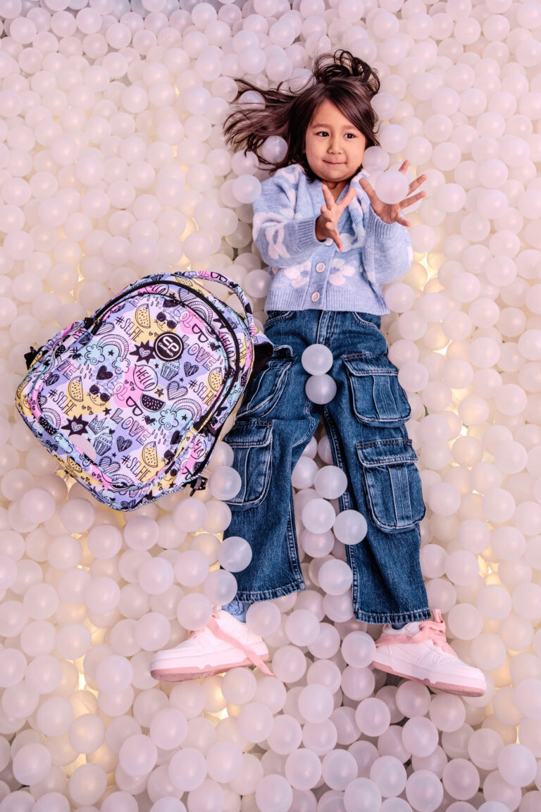 CoolPack: Equipa tu aventura escolar con estilo e innovación sin límites