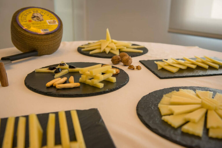Quesos Huete presenta su tienda on-line con pedidos refrigerados y queso Manchego con DOP