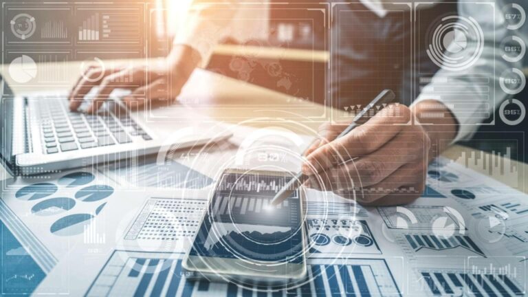 La Fábrica de Software automatiza la gestión textil con dispensadoras RFID y software de control web