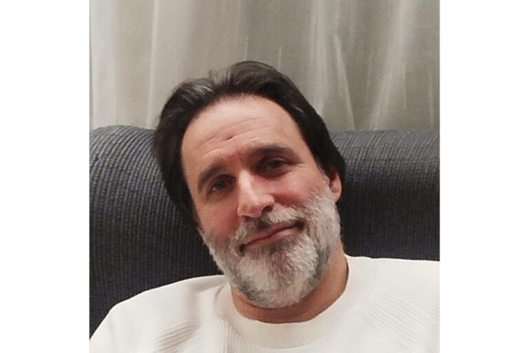 Luis Miguel Mourareu publica su propia experiencia de superación en su libro; ´Mi gran viaje por la tartamudez´.