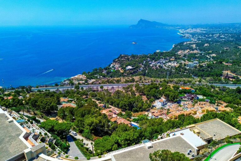 Las 5 zonas de Costa que mejor combinan estilo de vida y valor inmobiliario en 2025