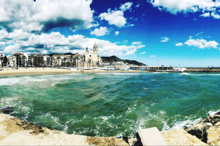 Cuatro décadas avalan el recorrido de La Clau Élite en el sector inmobiliario de alto standing en Sitges