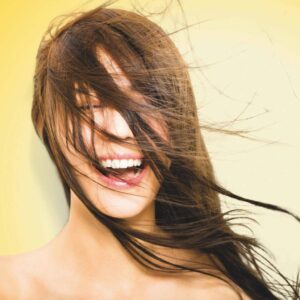 La caída del cabello tras el parto; por qué ocurre y cómo afrontarla de forma eficaz y segura