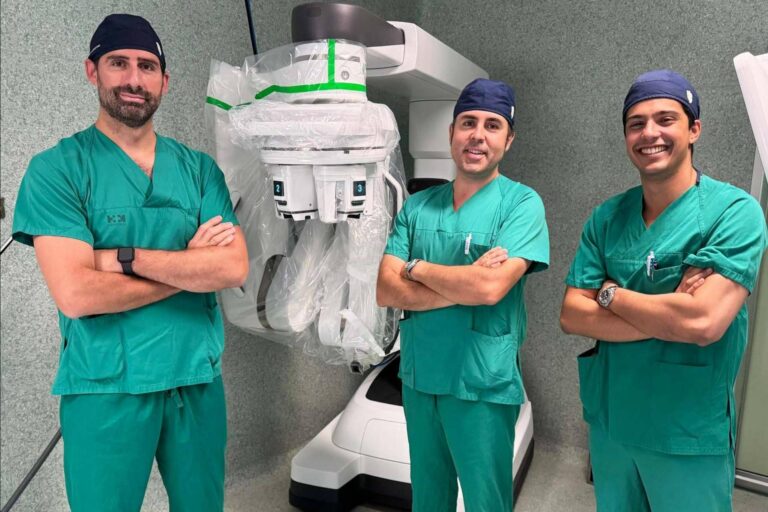 ROC Clinic y HM Hospitales realizan la primera cistectomía radical robótica con da Vinci SP en España