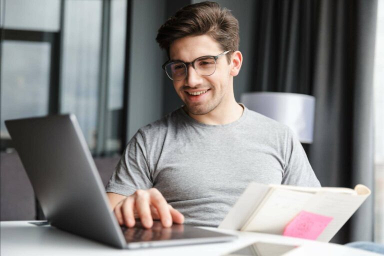Cómo Knowee almacena, organiza y activa los contactos para potenciar los leads