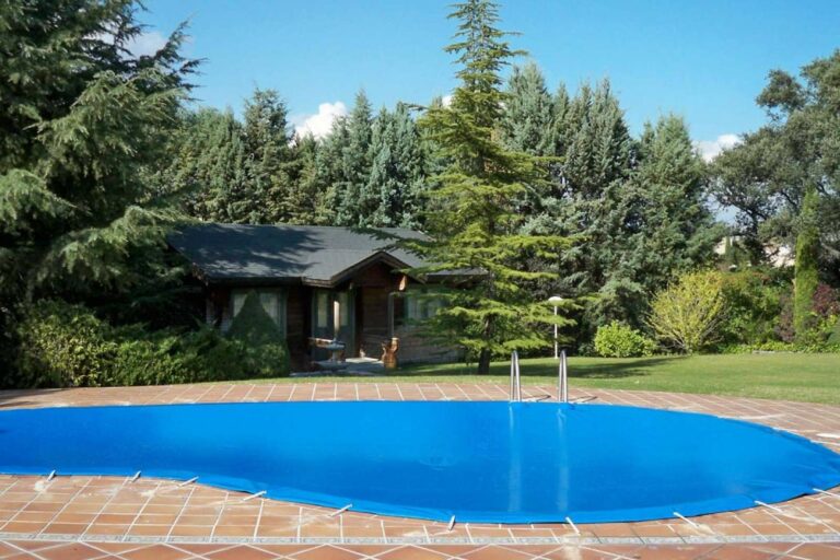 Cobertores de invierno a medida; la opción sostenible y segura para el cuidado de piscinas