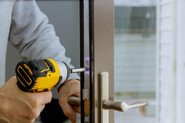 Cerrajero Técnico refuerza su servicio urgente 24 horas de apertura de puertas en la Comunidad de Madrid