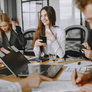 ¿Cómo elegir la agencia de comunicación idónea? Claves para una decisión estratégica