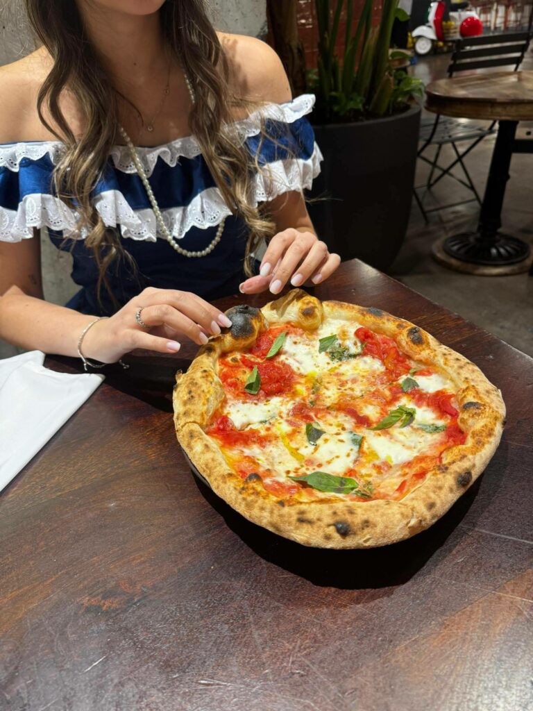 SAVOIA; La nueva pizzería cool en Santiago que rinde tributo a una reina