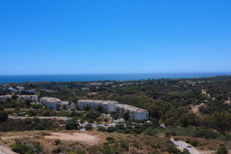 Elviria un exclusivo complejo de villas adosadas contemporáneas con vistas incomparables al Mediterráneo