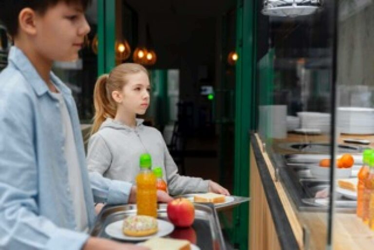 Expertos valoran positivamente la nueva normativa de menús escolares para frenar la obesidad infantil