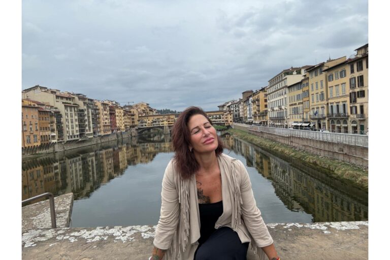 Núria Peix debuta con ´Tragar Barro. Malvivir con un sádico sexual´, una novela que transforma el dolor en literatura.
