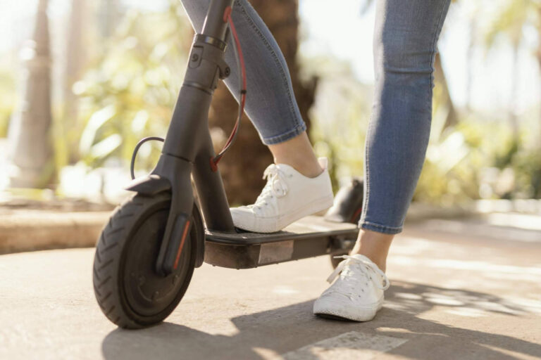Patinetes eléctricos; el impacto social de una movilidad en auge y sus riesgos en la siniestralidad