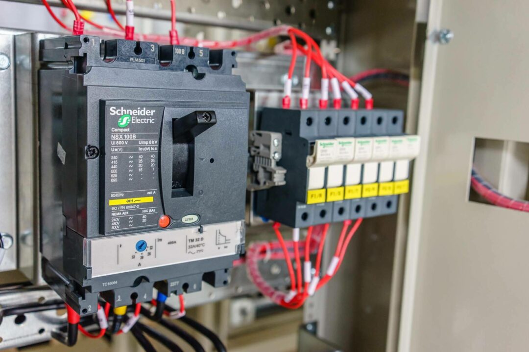 Cadenza Electric se posiciona como distribuidor líder de material eléctrico Schneider Electric con precios competitivos en internet