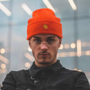 Daniel Manguez (Dasigner); el diseñador gráfico que marca la estética de la música urbana en España